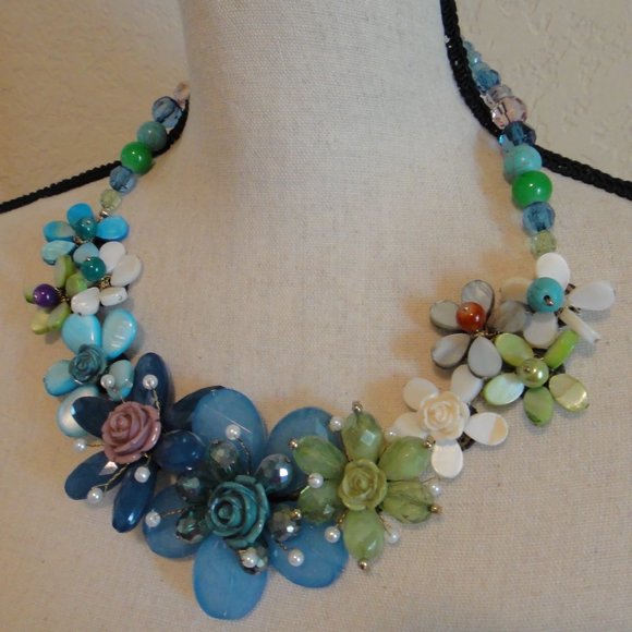 Floral Necklace - Picture 3 of 5